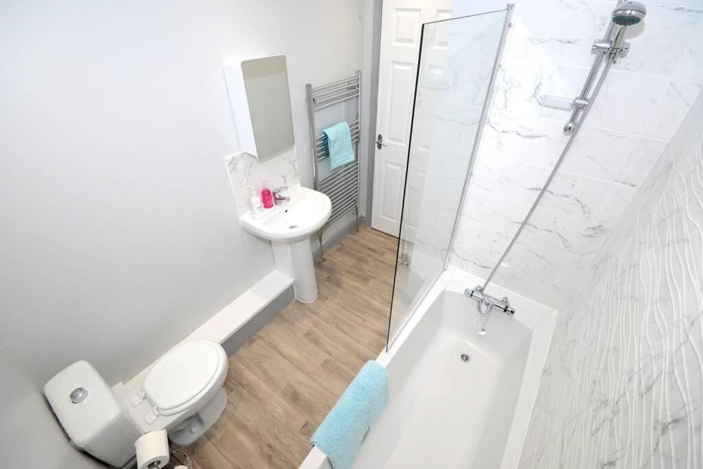 הוילה Renovated House Near Darlington Train Station. מראה חיצוני תמונה